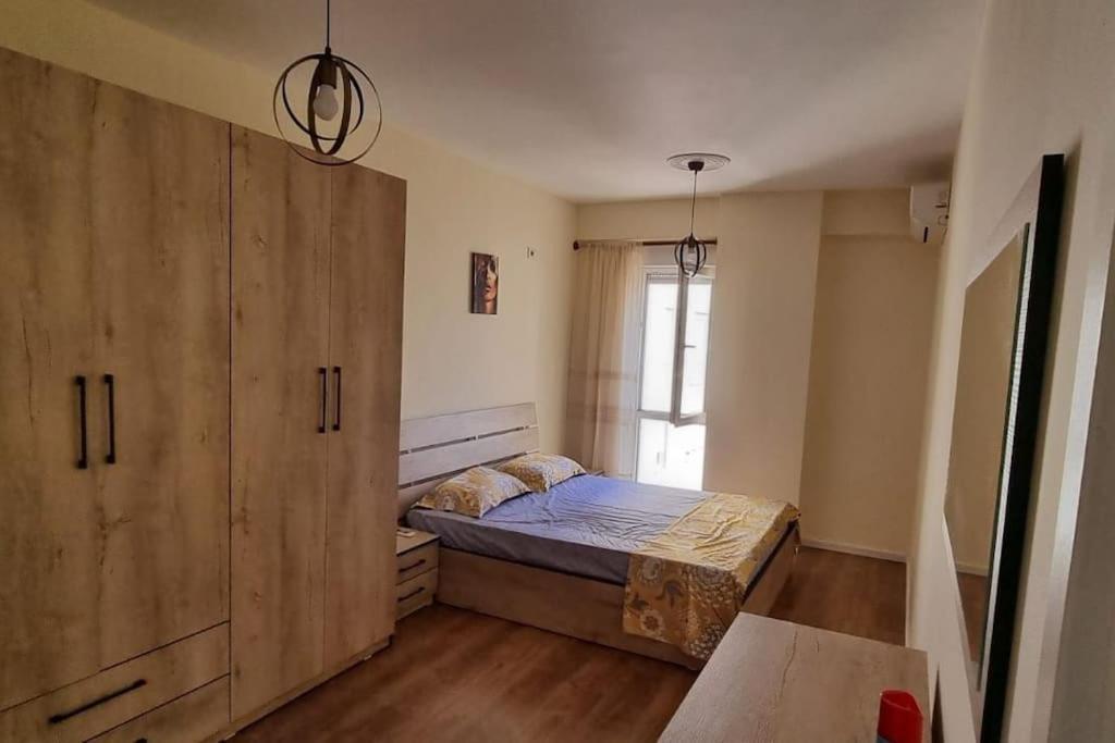 New & Great Located Apartment Near Center Tirana Buitenkant foto
